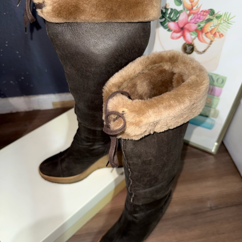 Saint Laurent Women's Brown Leather Boots - Picture 4 of 11